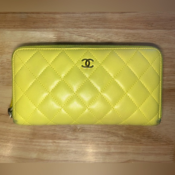 Authentic CHANEL Matelasse Yellow Lambskin Bi-Fold Zip Around Wallet - Picture 2 of 16